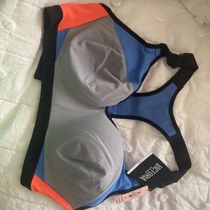 VS sports bra-Incredible